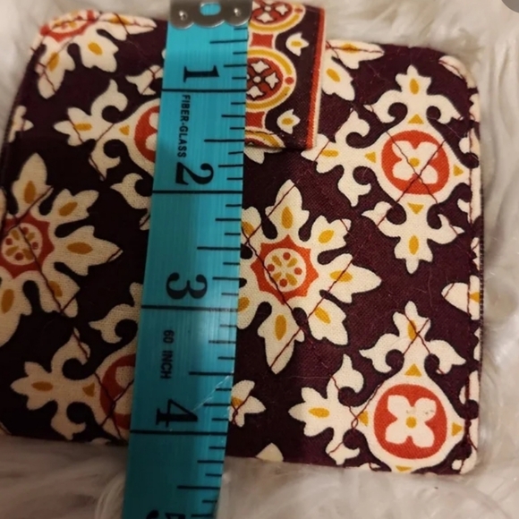 Vera Medallion‎ wallet NWT - Picture 5 of 6